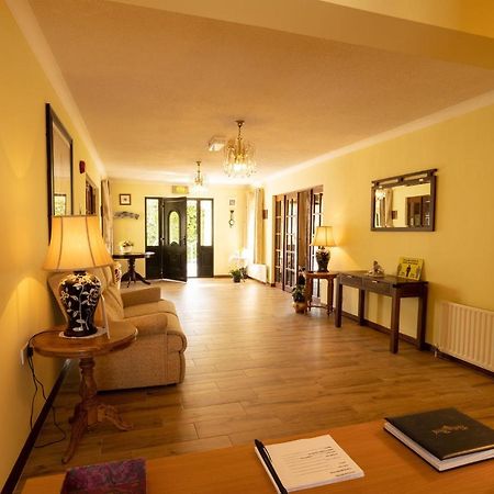 Station House Bed & Breakfast เอนนิสไทมอน ภายนอก รูปภาพ