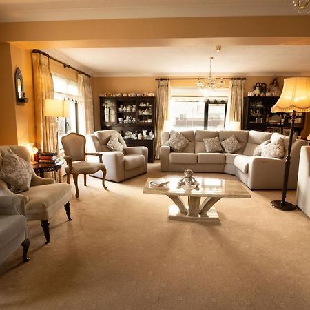 Station House Bed & Breakfast เอนนิสไทมอน ภายนอก รูปภาพ
