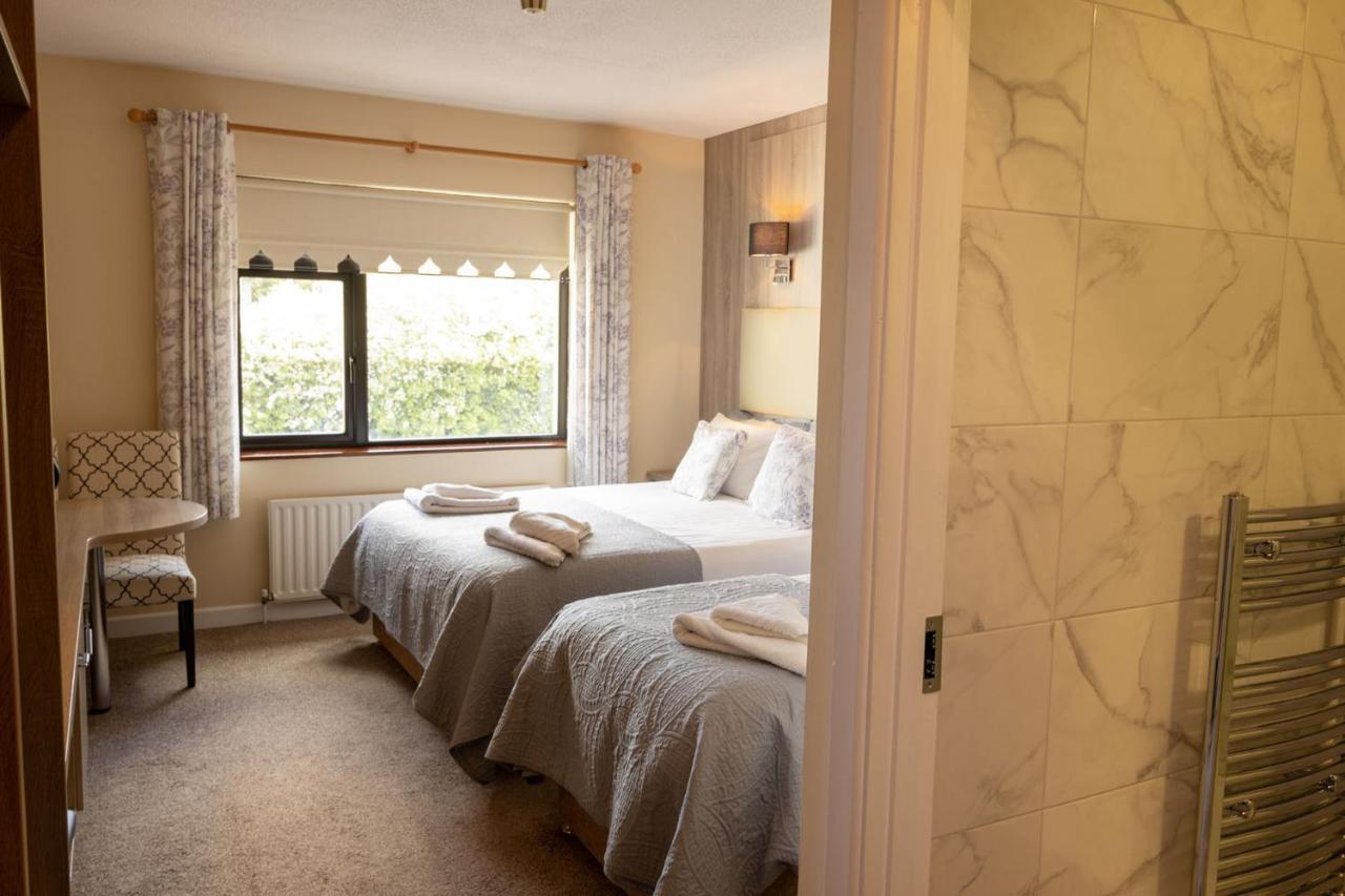 Station House Bed & Breakfast เอนนิสไทมอน ภายนอก รูปภาพ