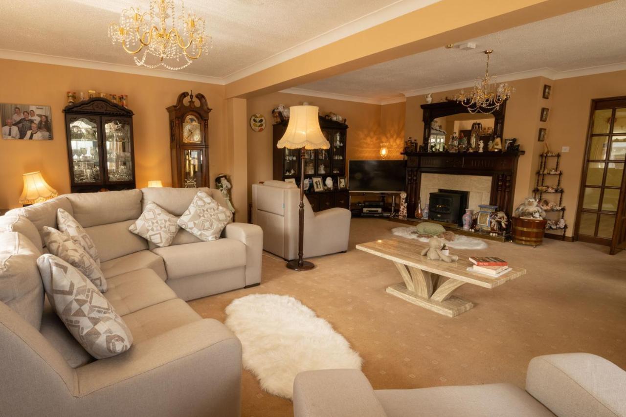 Station House Bed & Breakfast เอนนิสไทมอน ภายนอก รูปภาพ