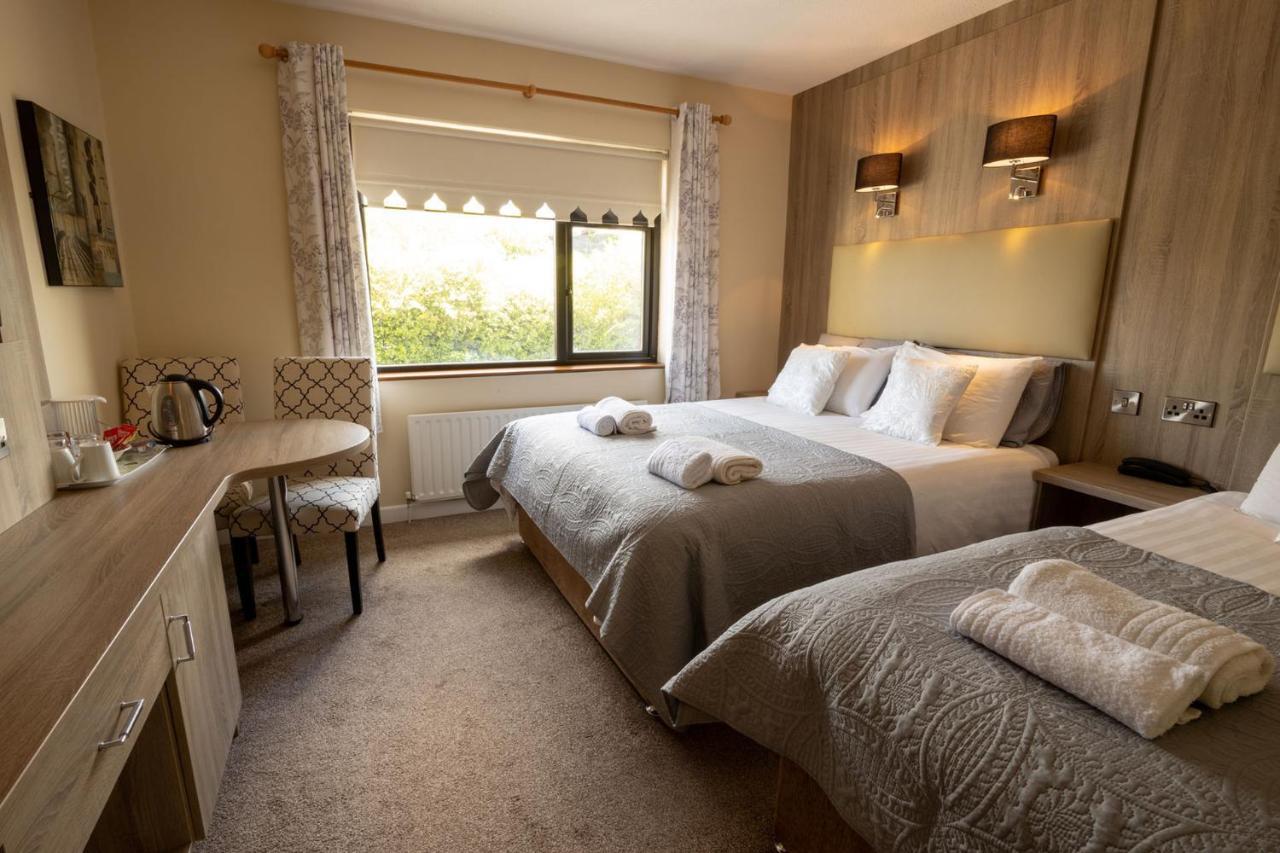 Station House Bed & Breakfast เอนนิสไทมอน ภายนอก รูปภาพ