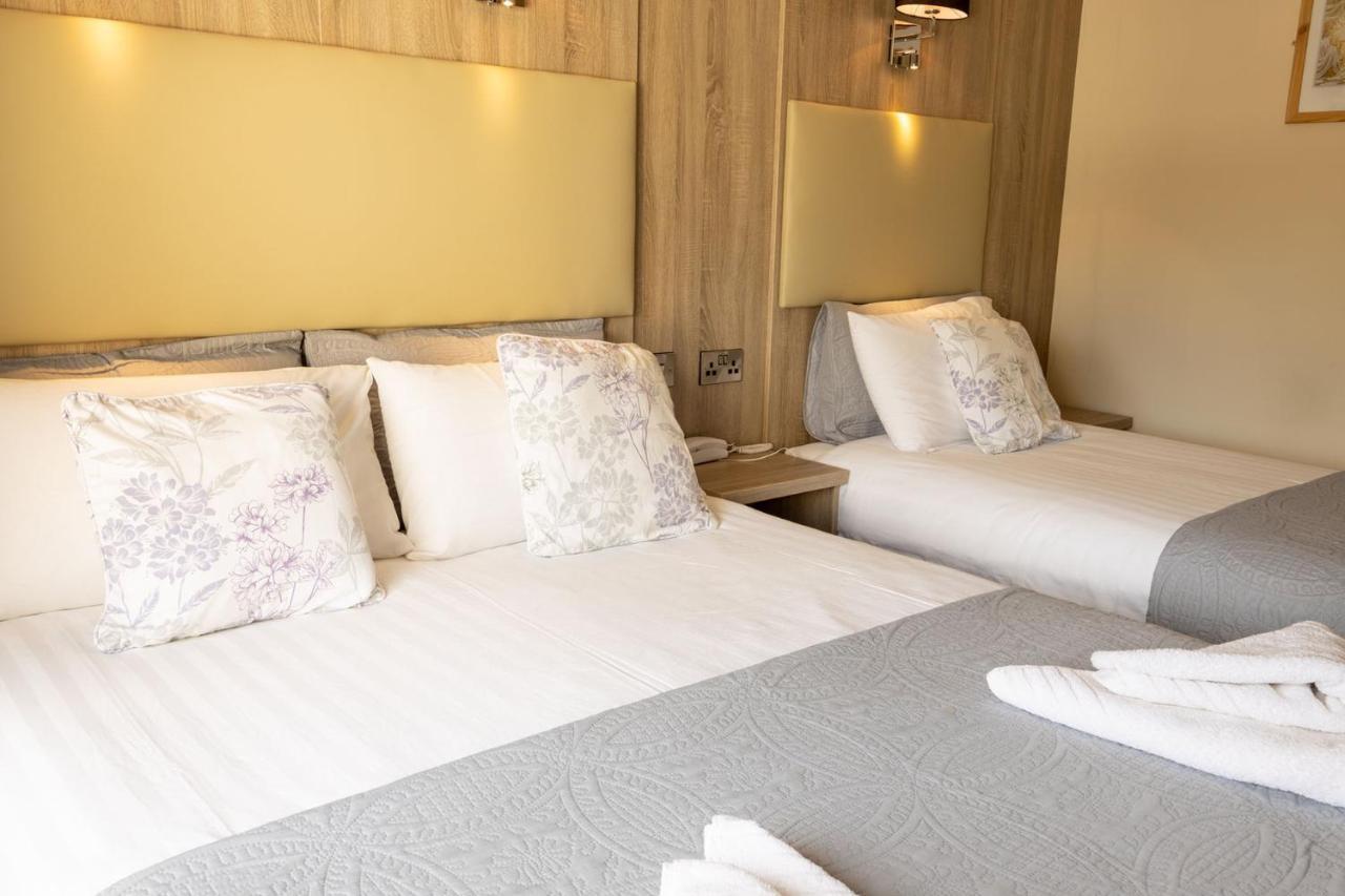 Station House Bed & Breakfast เอนนิสไทมอน ภายนอก รูปภาพ