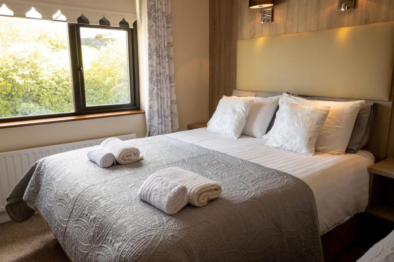 Station House Bed & Breakfast เอนนิสไทมอน ภายนอก รูปภาพ