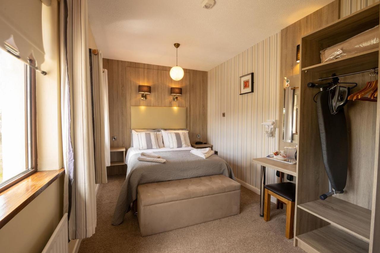 Station House Bed & Breakfast เอนนิสไทมอน ภายนอก รูปภาพ