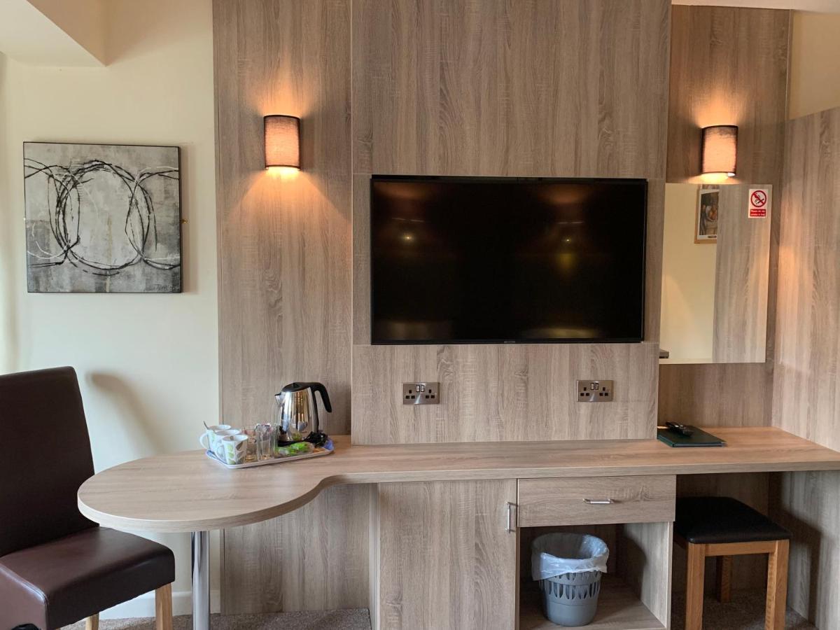 Station House Bed & Breakfast เอนนิสไทมอน ภายนอก รูปภาพ